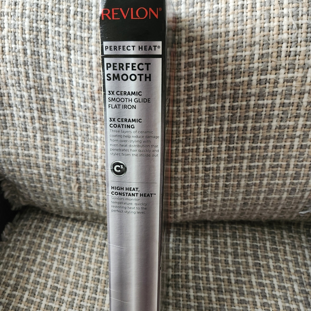 Revlon Perfect Heat Red Hair Straightener - Picture 3 of 6